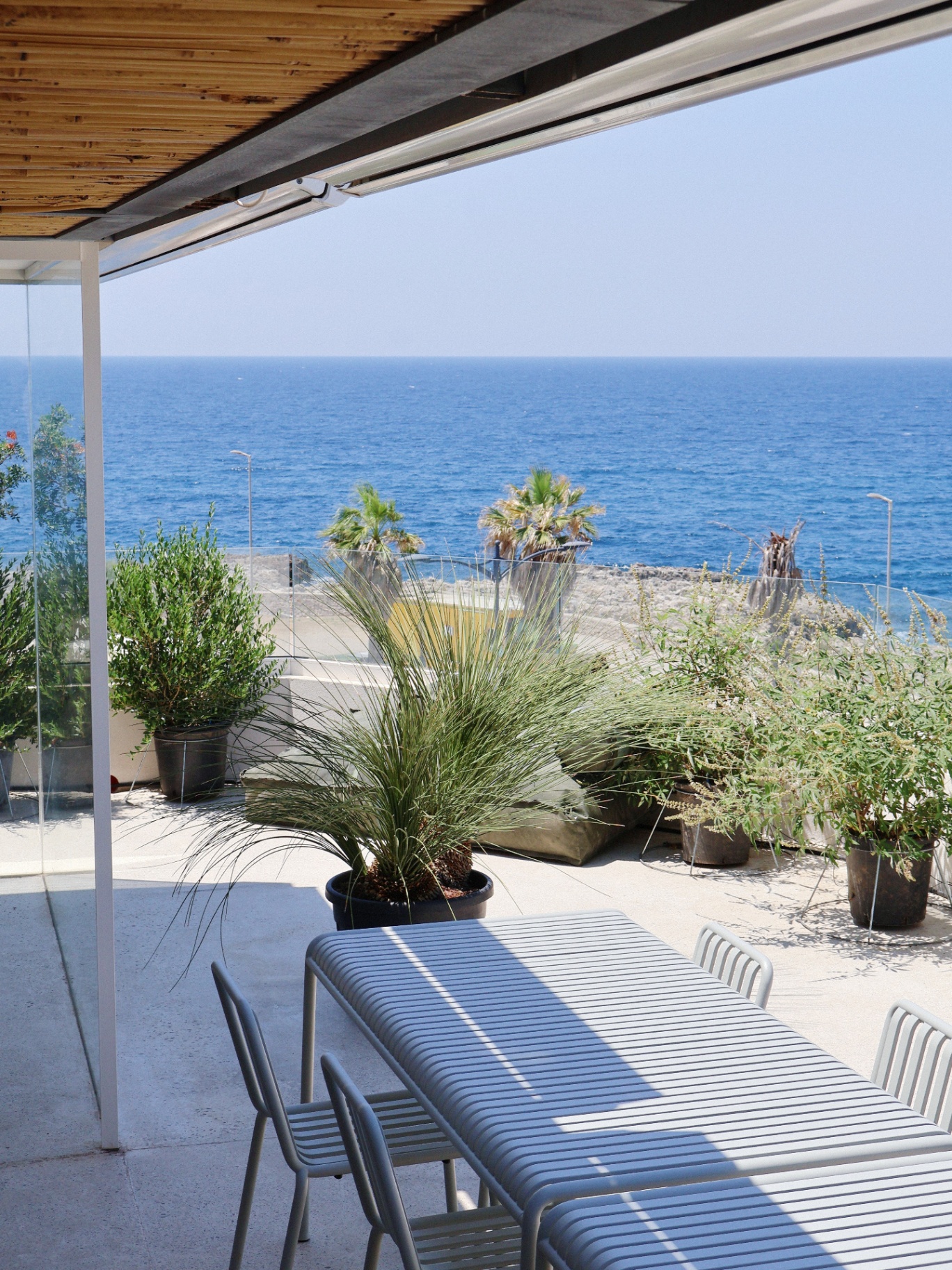 Glass house, outdoor kitchen, sea 100 m away — 7